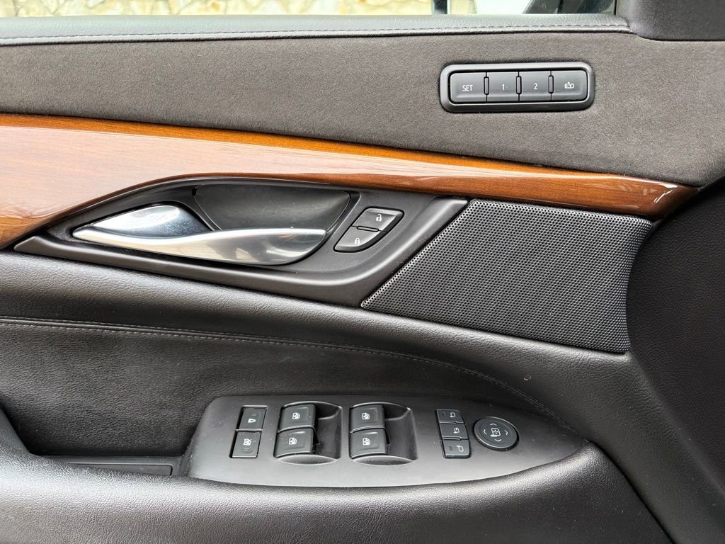 Used 2020 Cadillac Escalade Premium Luxury image 20