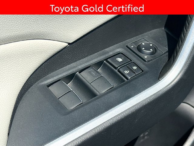 Certified 2021 Toyota RAV4 XLE Premium AWD/4WD image 19