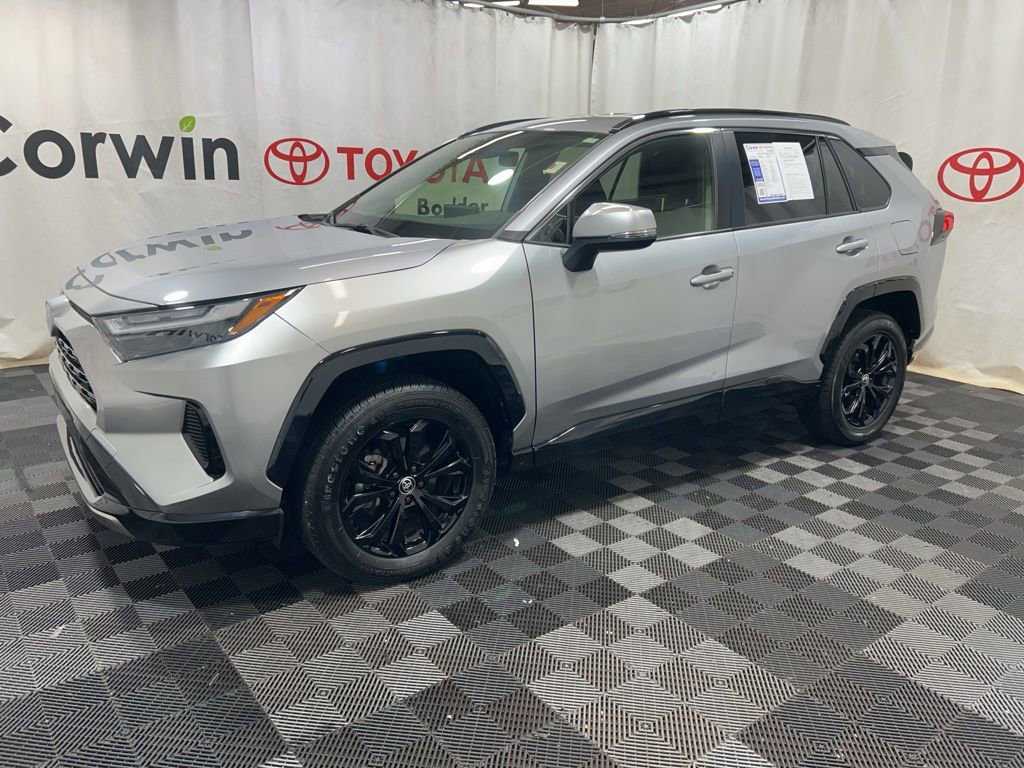 Used 2023 Toyota RAV4 SE image 4