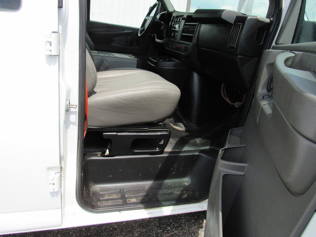Used 2015 Chevrolet Express 2500 RWD image 13