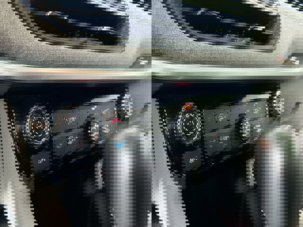 Used 2024 Jeep Compass Latitude image 24