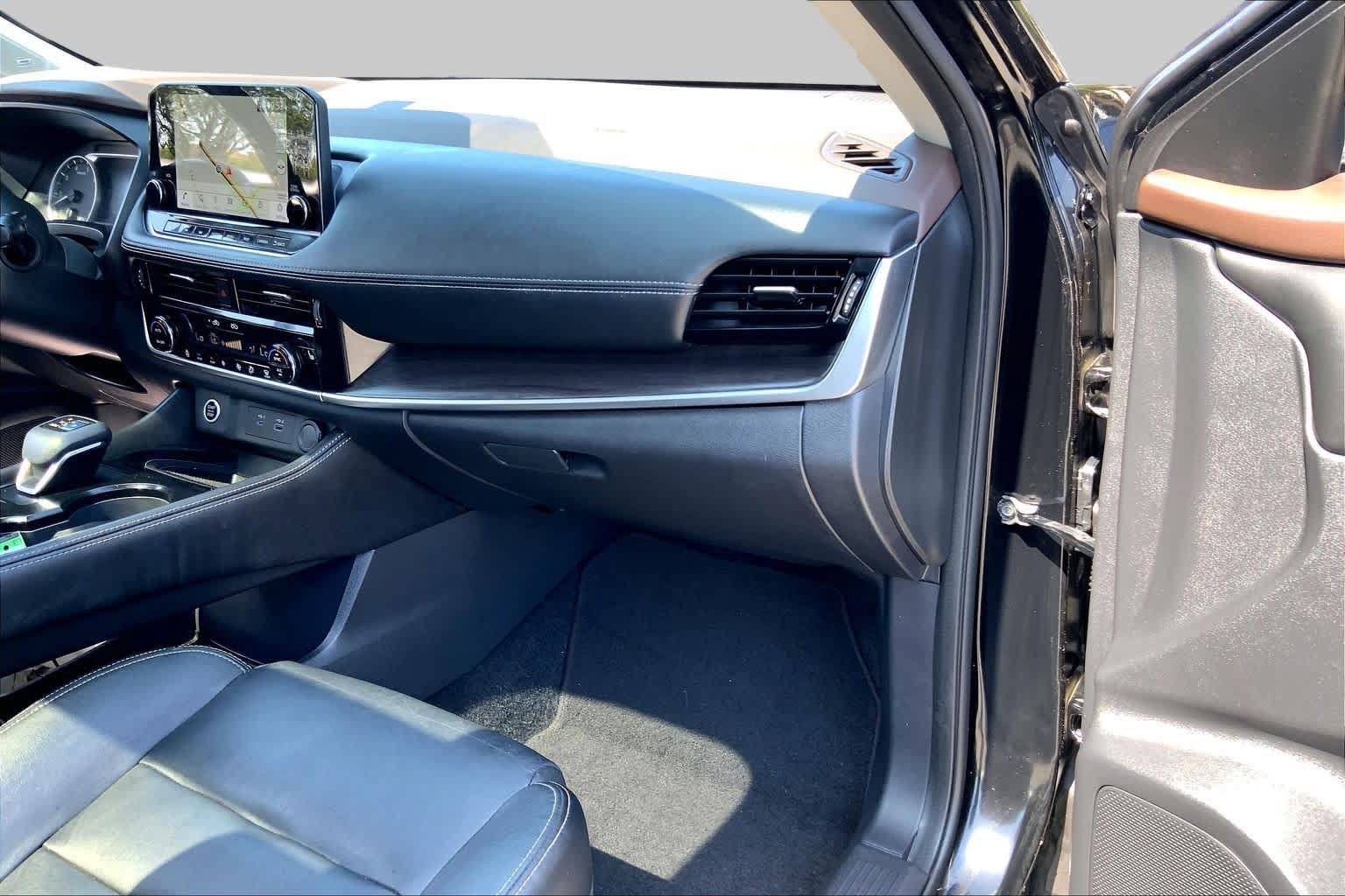 Used 2021 Nissan Rogue SL w/ Premium Package FWD image 18