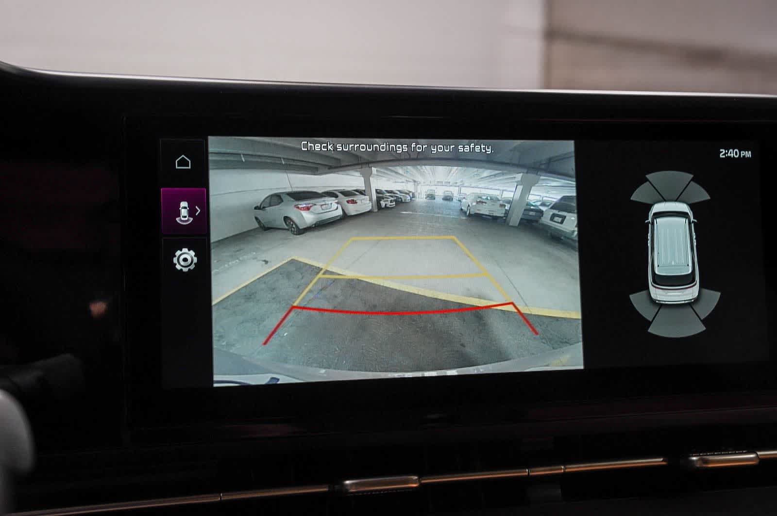 Used 2024 Kia Carnival EX FWD image 25