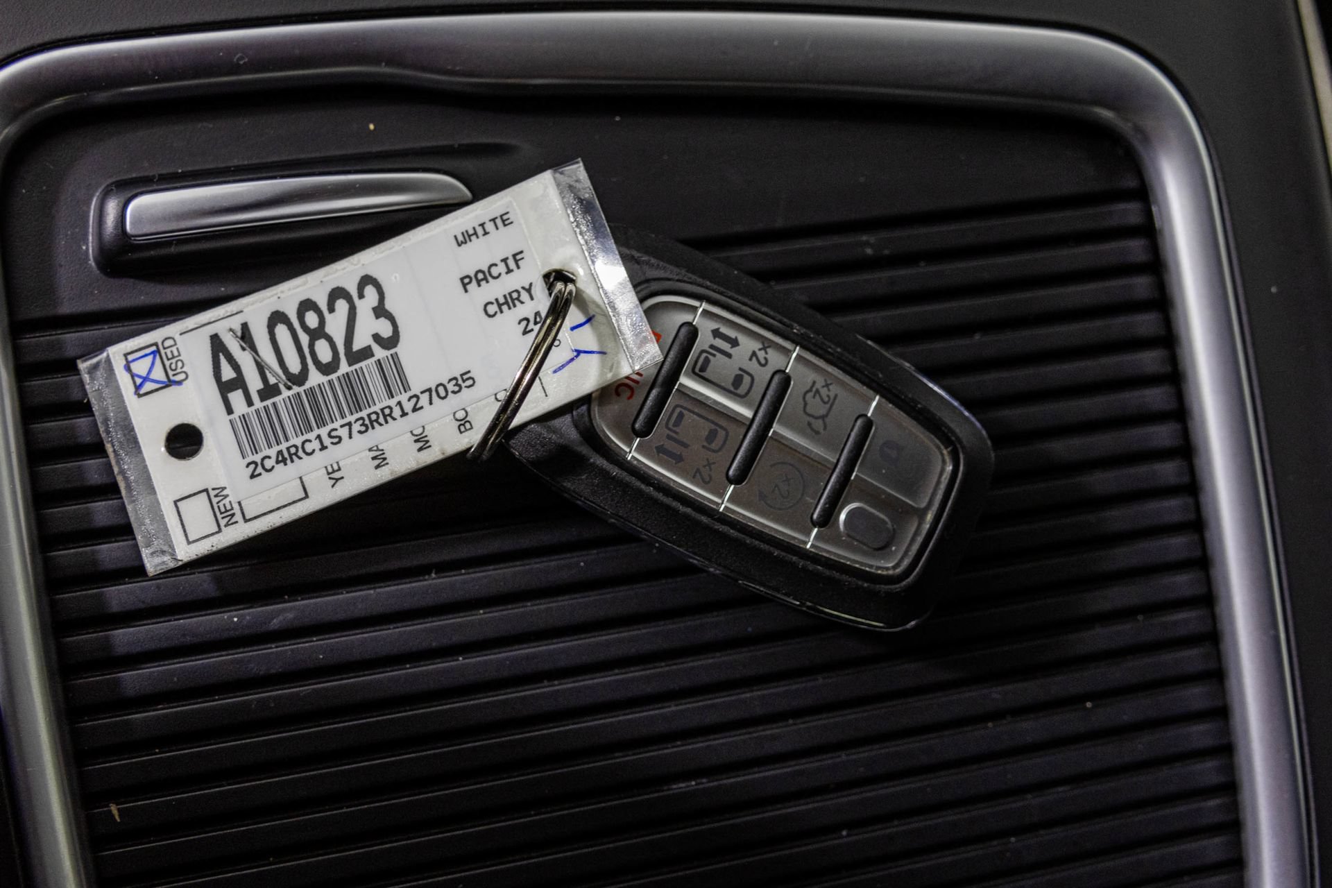 Used 2024 Chrysler Pacifica Limited FWD image 29