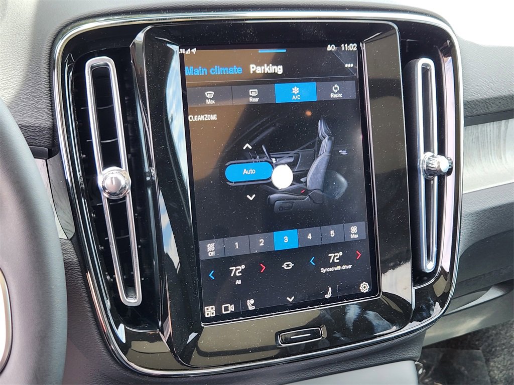 New 2025 Volvo XC40 B5 Ultra w/ Climate Package image 14