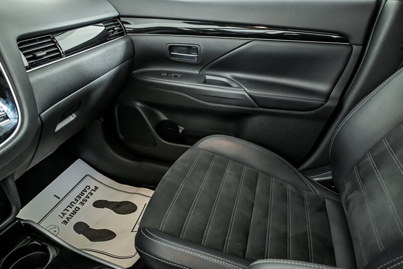 Used 2020 Mitsubishi Outlander SE FWD image 27