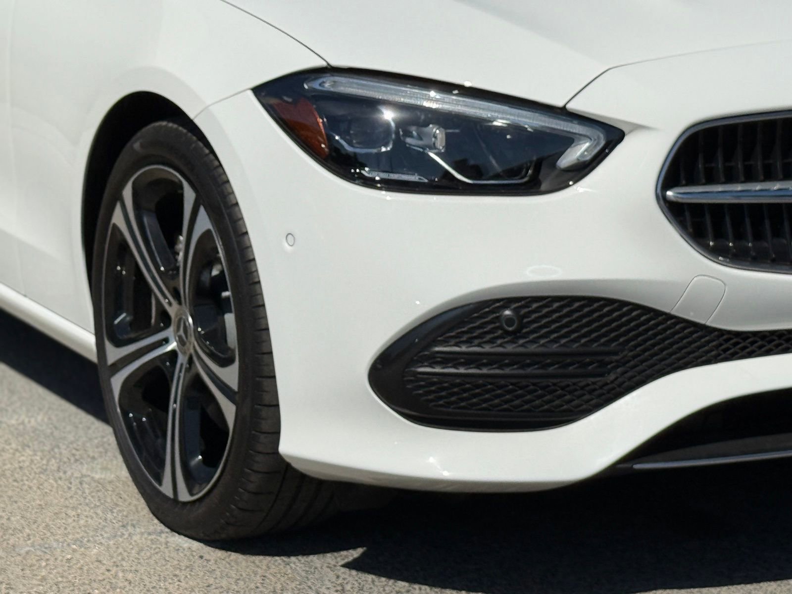 Used 2024 Mercedes-Benz C 300 Sedan image 9