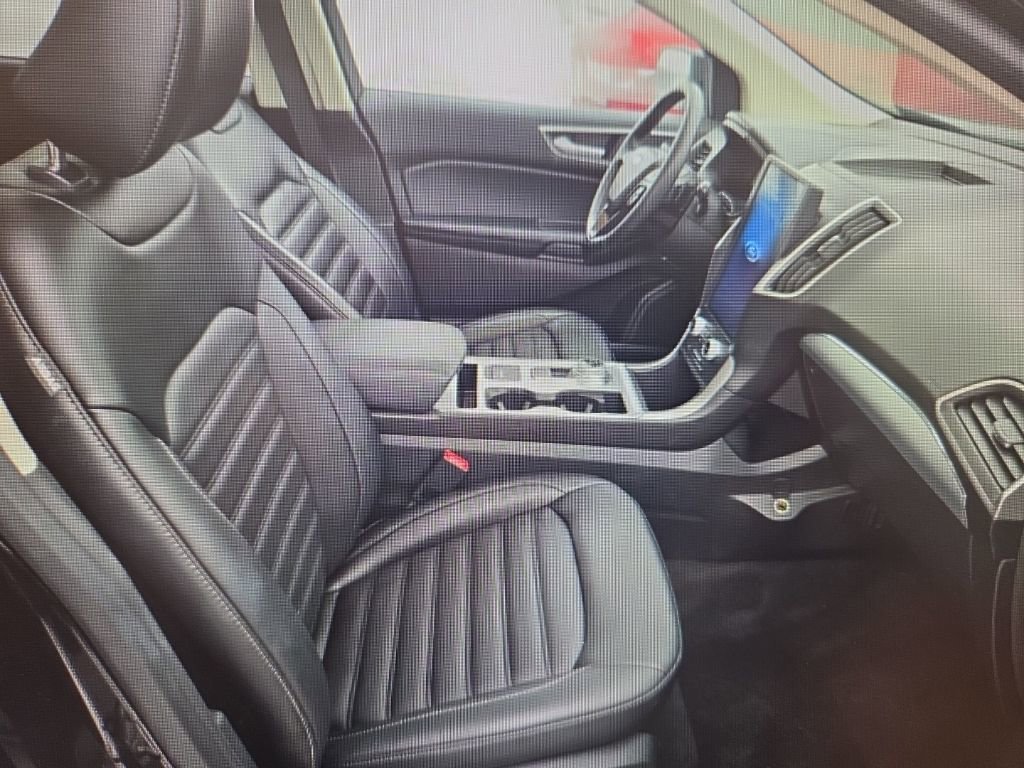 Used 2022 Ford Edge SEL w/ Convenience Package image 11