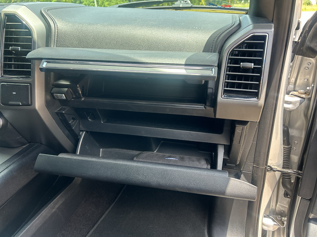 Used 2019 Ford Expedition XLT w/ Equipment Group 202A RWD image 20