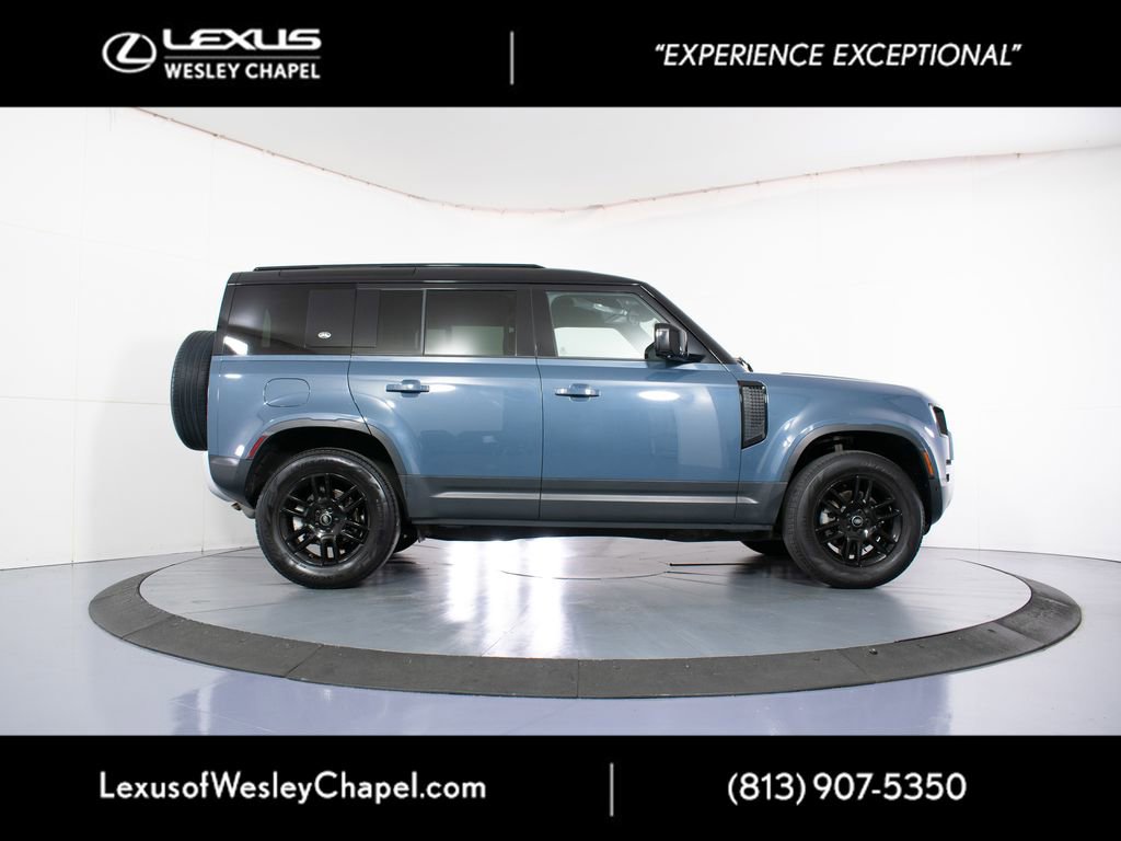 Used 2023 Land Rover Defender 110 S AWD/4WD image 4