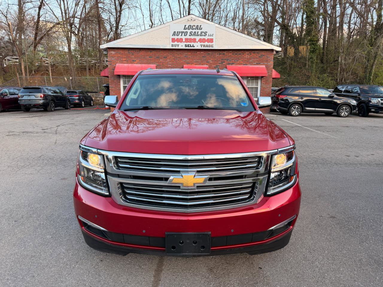 Used 2015 Chevrolet Tahoe LT w/ Luxury Package AWD/4WD image 2