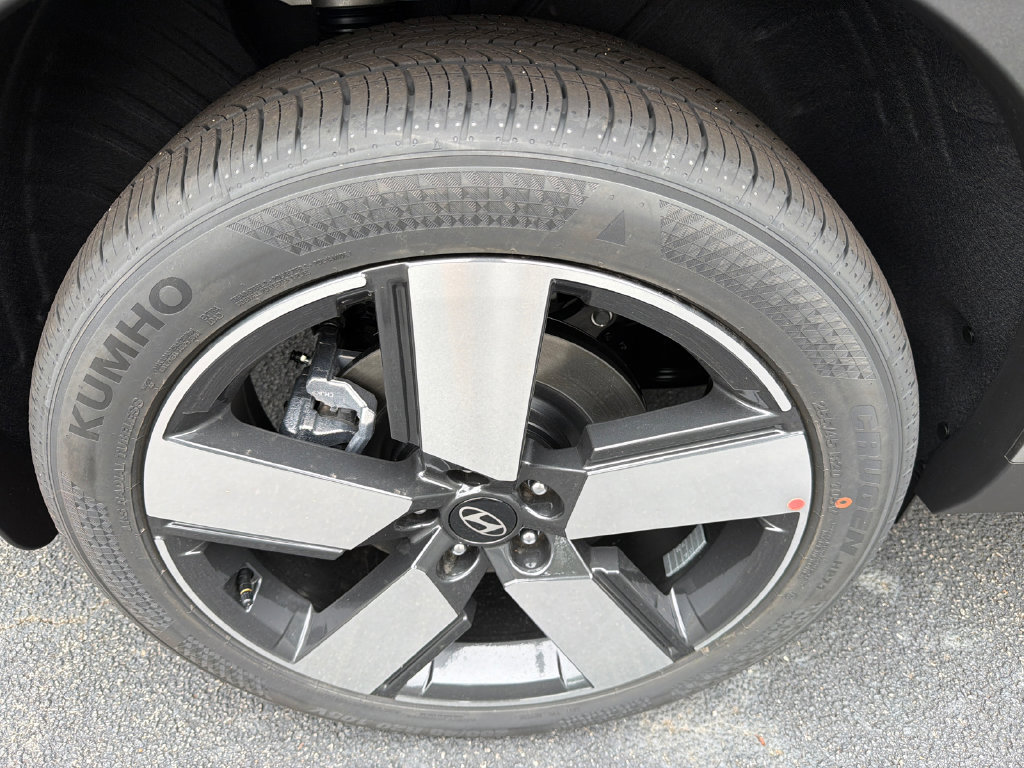 New 2027 Hyundai Santa Fe Limited FWD image 17