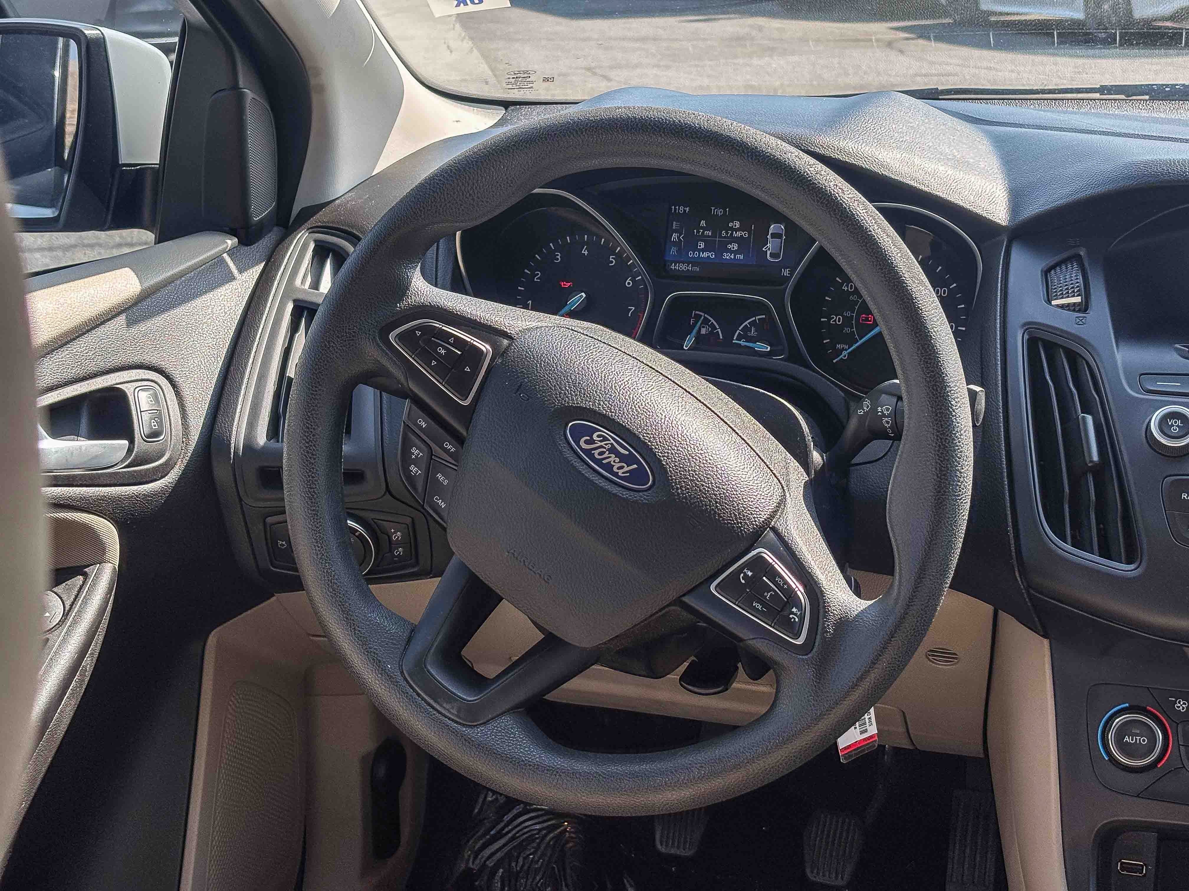 Used 2017 Ford Focus SE FWD image 17
