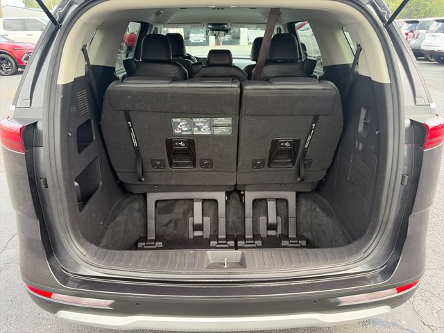 Used 2024 Kia Carnival LX FWD image 21