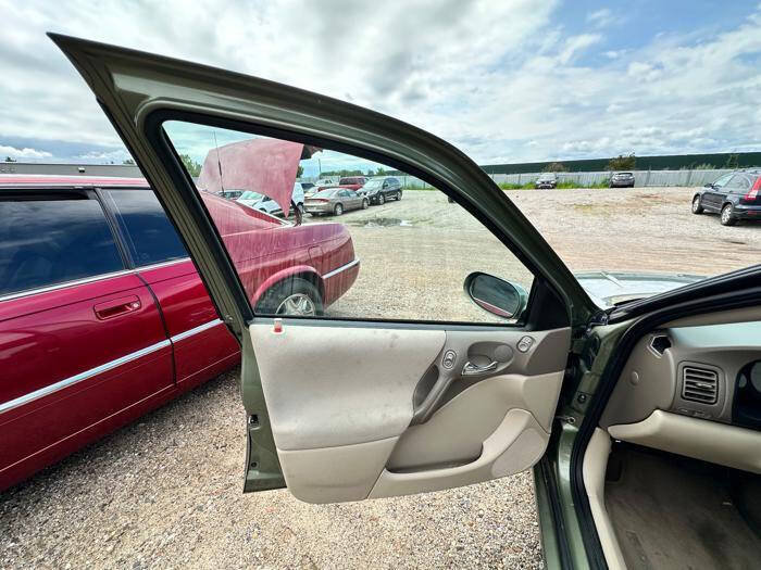 Used 2003 Saturn L-Series L200 w/ Convenience Pkg FWD image 22