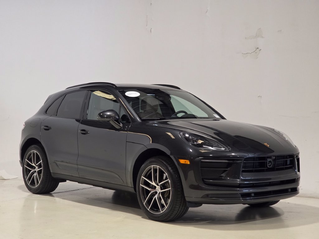 Certified 2026 Porsche Macan AWD/4WD image 7