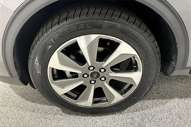 Used 2023 Ford Escape Platinum image 32