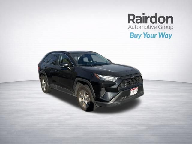 Used 2025 Toyota RAV4 XLE AWD/4WD image 1