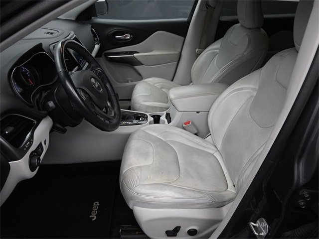 Used 2019 Jeep Cherokee Limited image 26