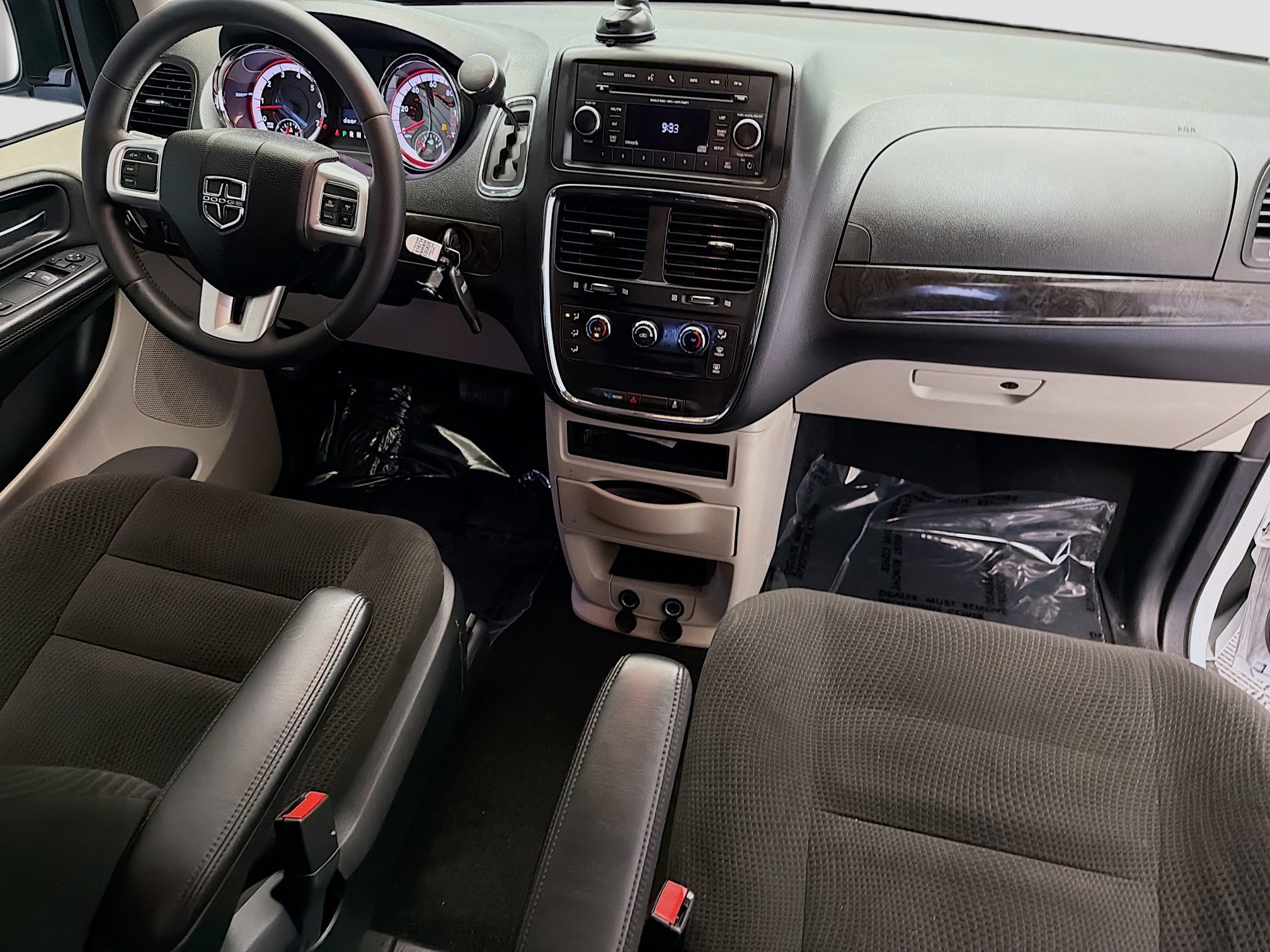 Used 2016 Dodge Grand Caravan American Value Package w/ UConnect Hands-Free Group image 10