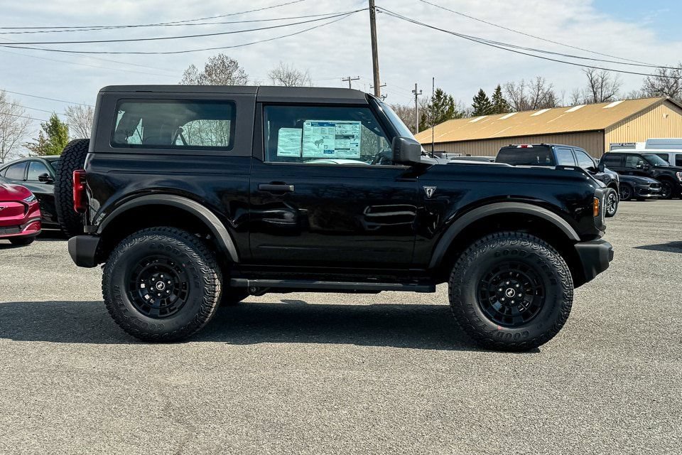 New 2026 Ford Bronco 2-Door w/ Sasquatch Package AWD/4WD image 2