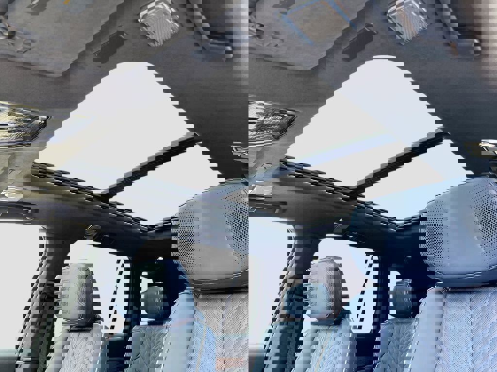 New 2026 Cadillac Vistiq Premium Luxury w/ LPO, Floor Liner Package image 22