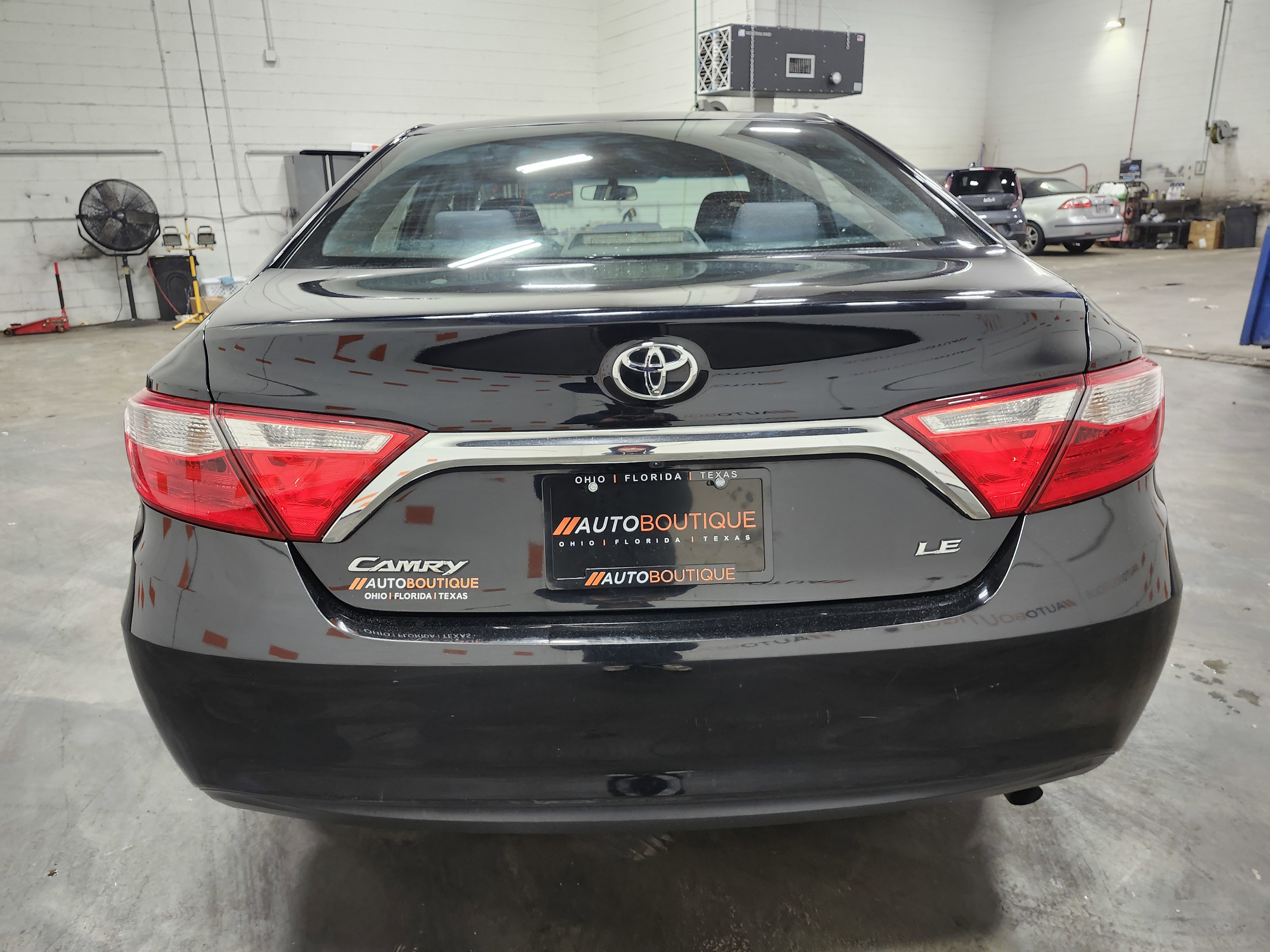 Used 2015 Toyota Camry LE image 14
