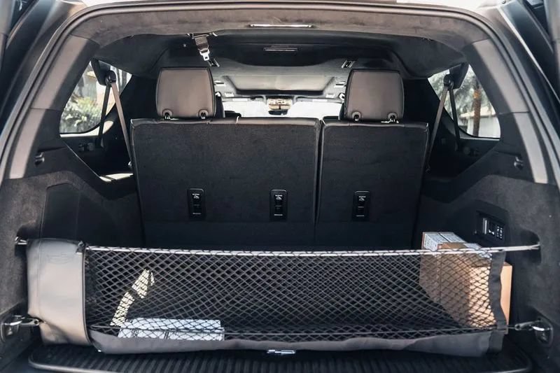 Used 2025 Cadillac Escalade ESV V AWD/4WD image 22