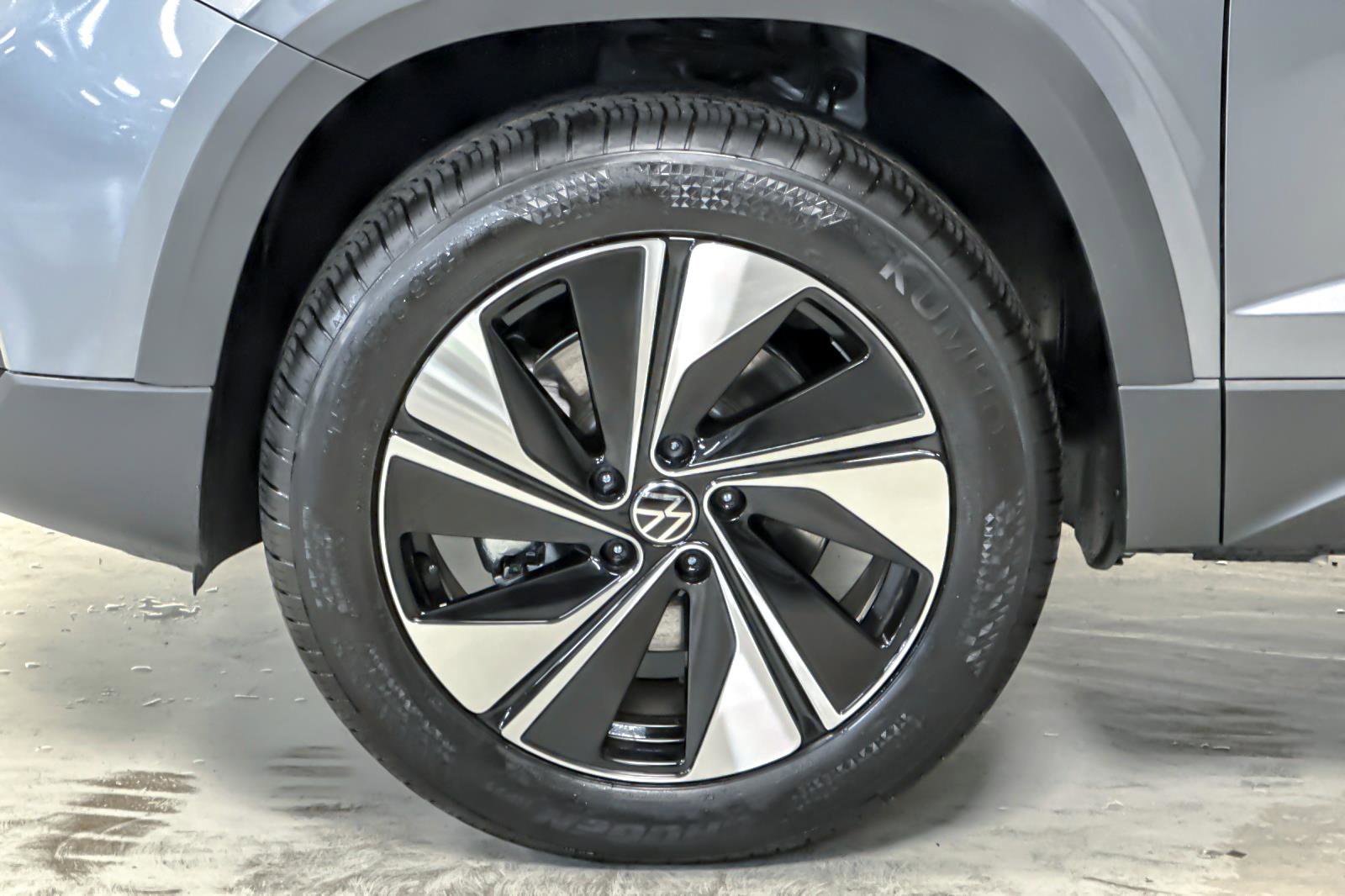 New 2026 Volkswagen Taos SE image 24