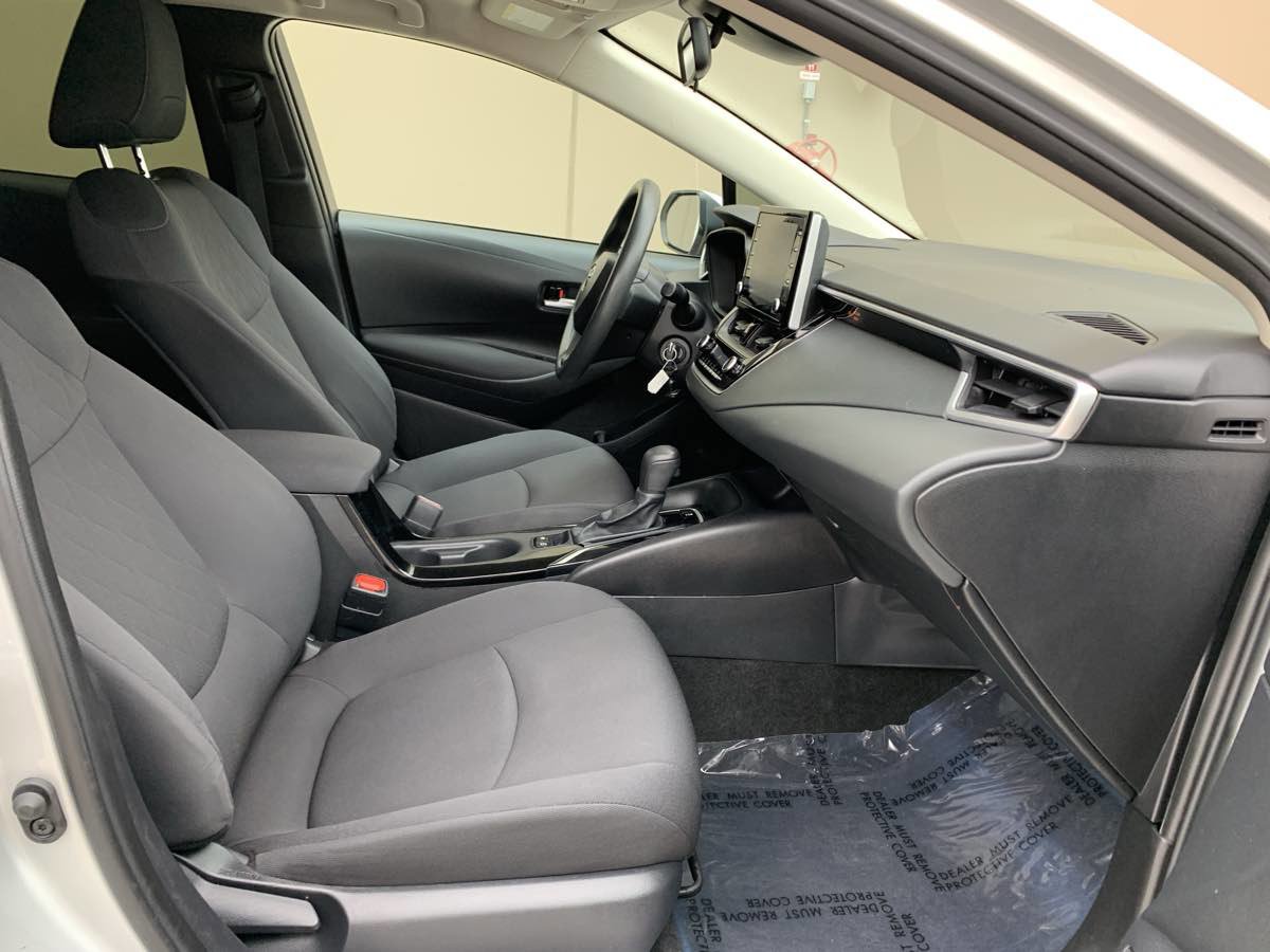 Used 2021 Toyota Corolla LE image 25