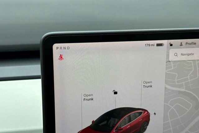 Used 2020 Tesla Model 3 Standard Range Plus image 23