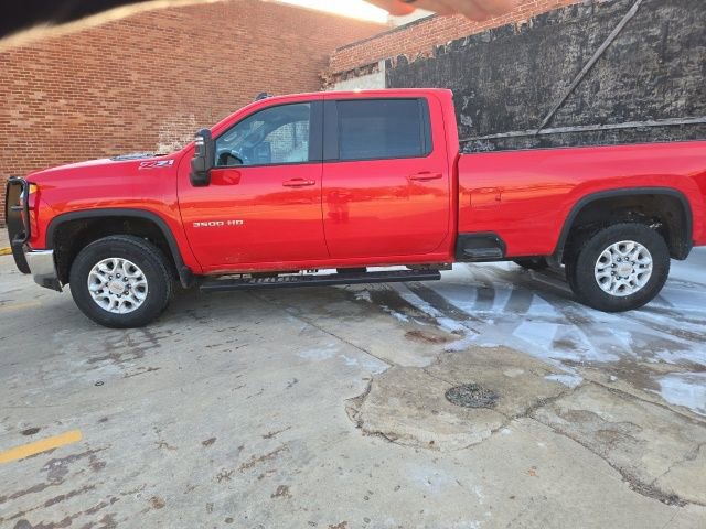 Certified 2022 Chevrolet Silverado 3500 LT w/ Convenience Package AWD/4WD image 4