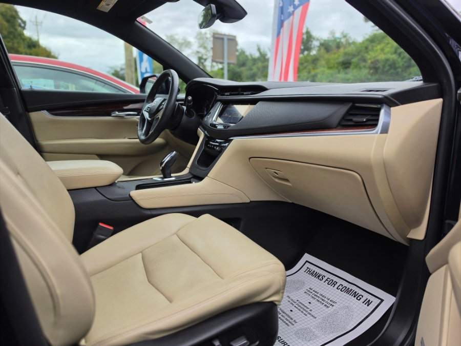 Used 2017 Cadillac XT5 Luxury w/ Driver Awareness Package FWD image 35