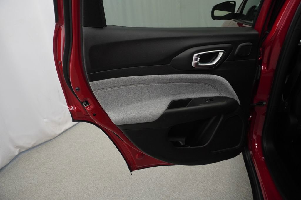 Used 2023 Jeep Compass Latitude w/ Sun and Sound Group AWD/4WD image 43