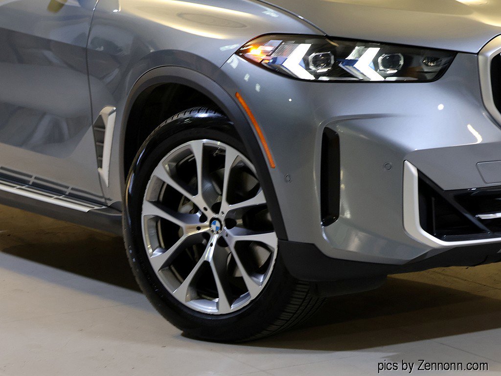 Certified 2024 BMW X5 xDrive40i w/ Premium Package image 3