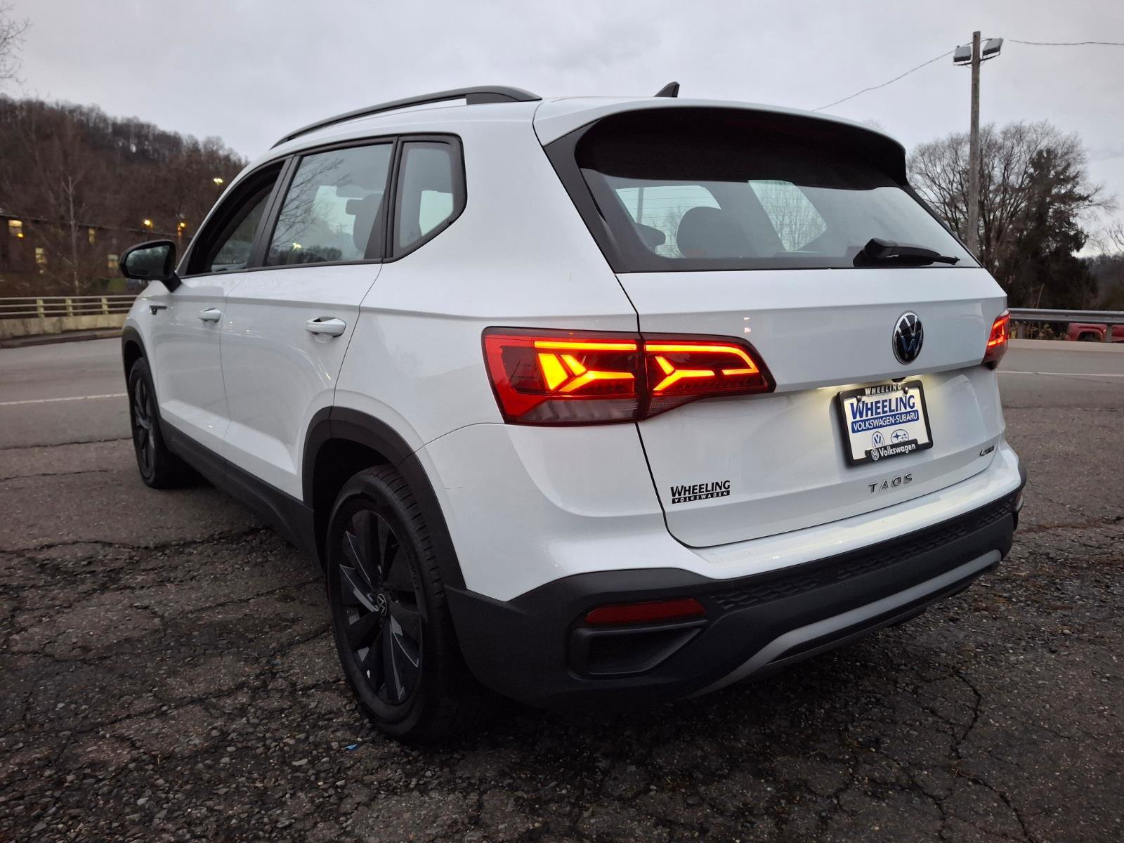 Used 2022 Volkswagen Taos S image 4