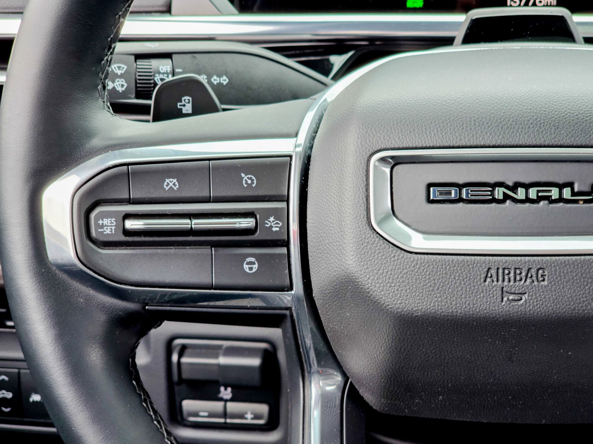 Used 2024 GMC Sierra EV Denali image 40