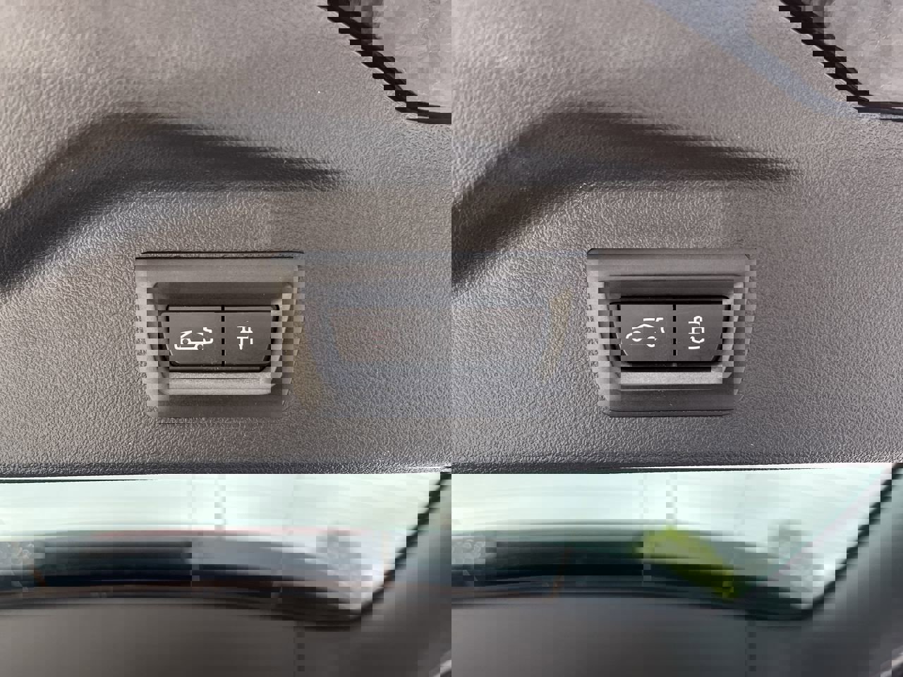 Certified 2023 BMW X7 xDrive40i w/ Executive Package image 36