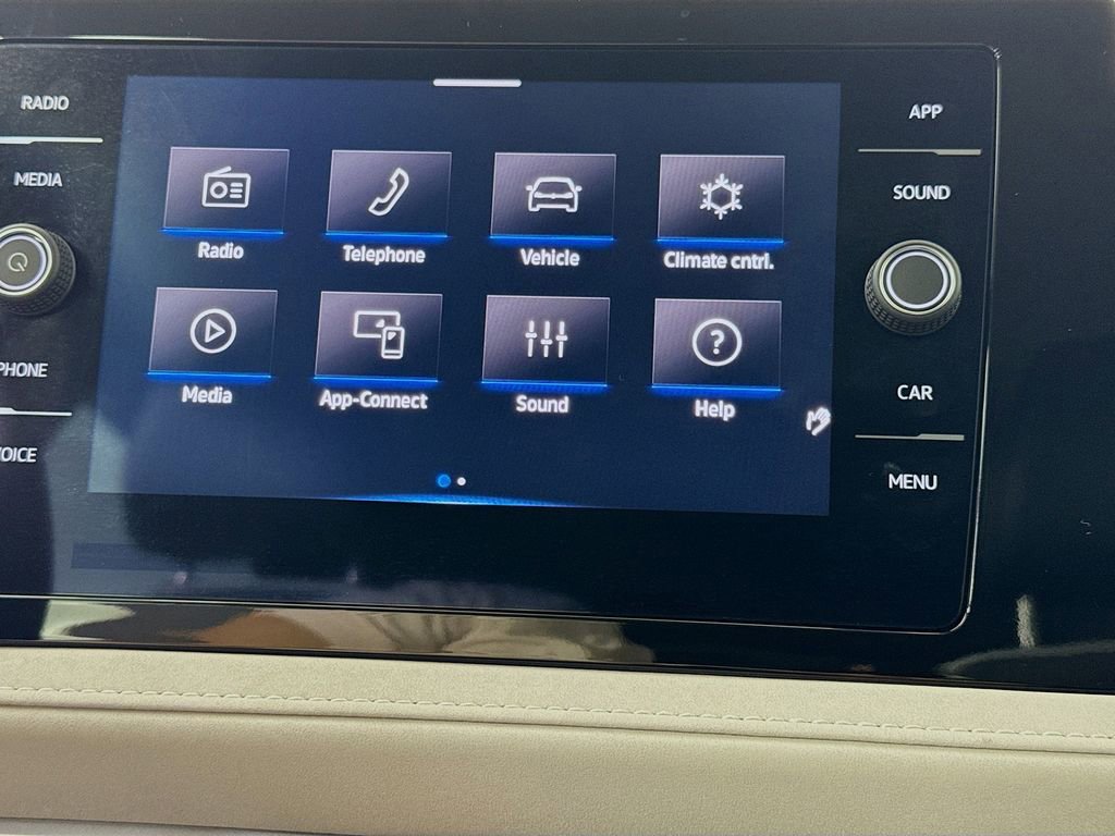 Used 2025 Volkswagen Taos SE image 16