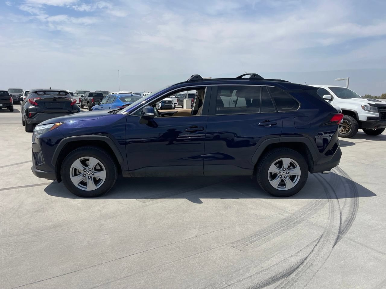 Used 2023 Toyota RAV4 XLE w/ Convenience Package FWD image 5