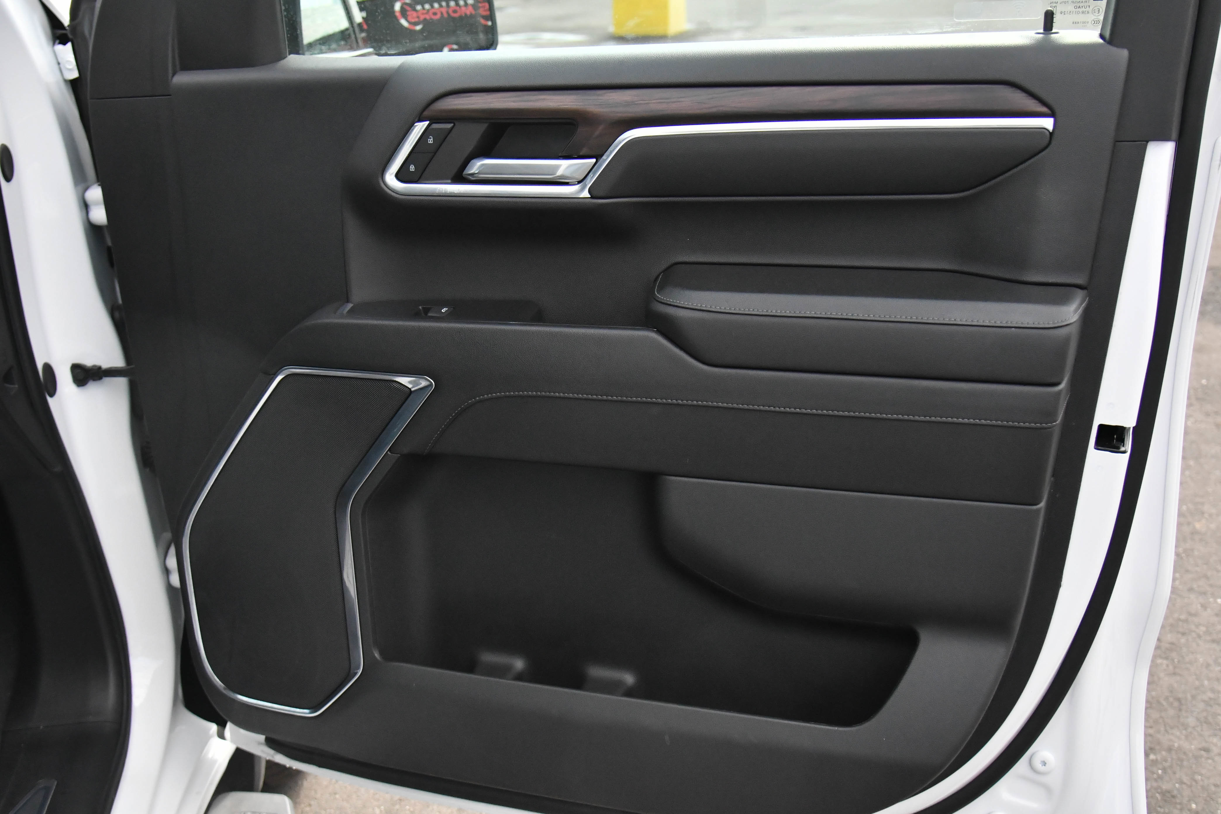 Used 2024 GMC Sierra 1500 SLT image 46