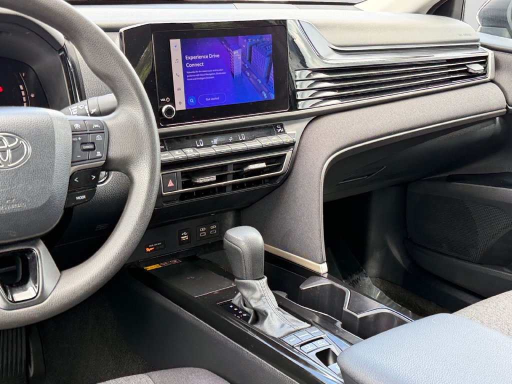 Used 2025 Toyota Camry LE FWD image 14