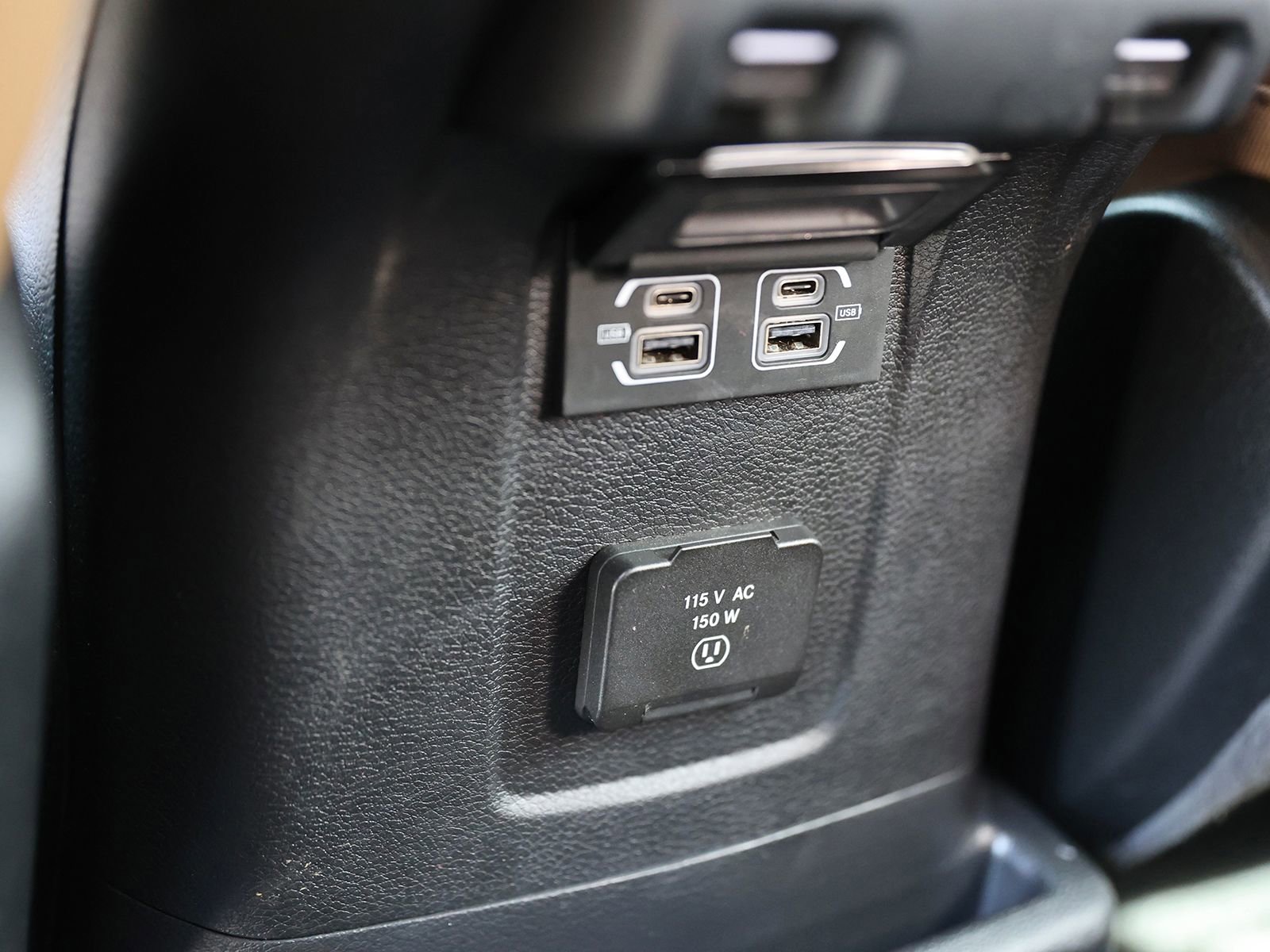 Used 2023 Jeep Wrangler Unlimited Sahara AWD/4WD image 25