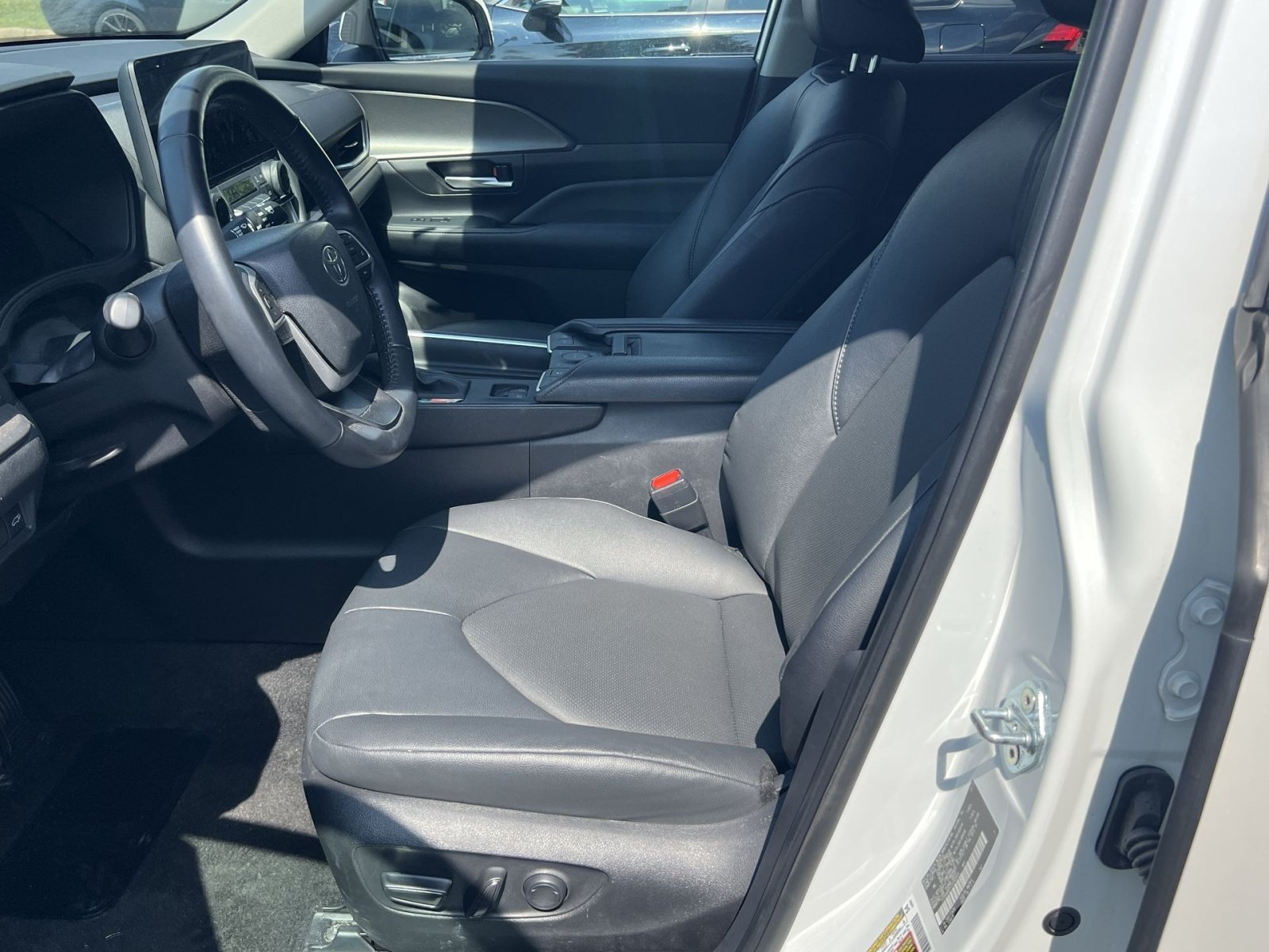 Used 2025 Toyota Grand Highlander AWD image 11