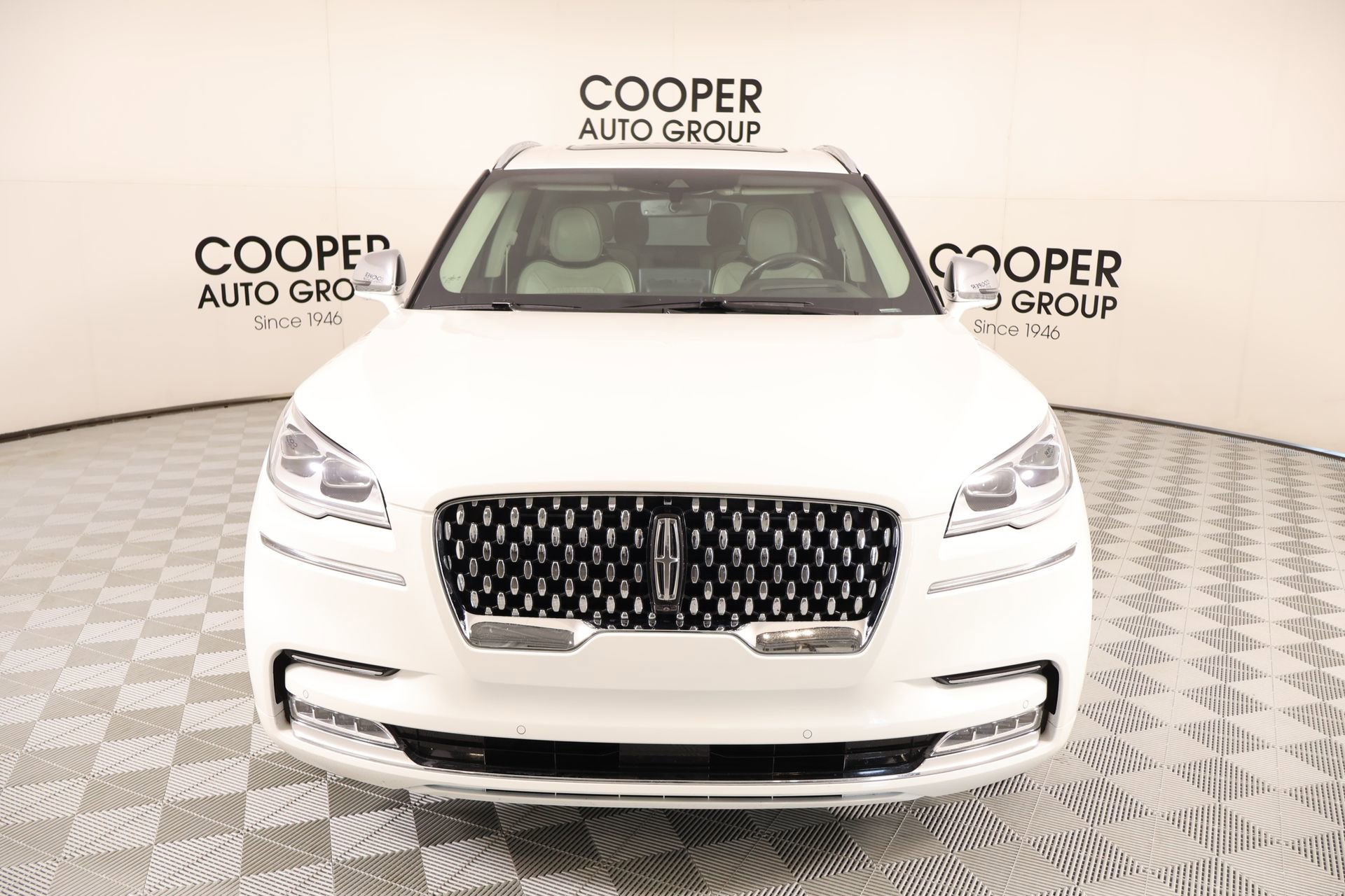 Used 2022 Lincoln Aviator Black Label w/ Class IV Trailer Tow Package AWD/4WD image 10