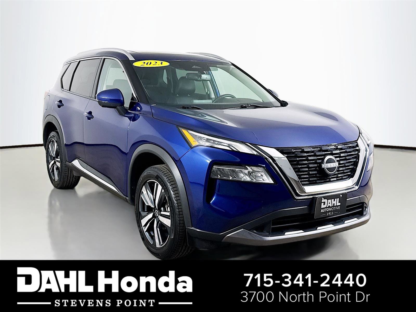 Used 2023 Nissan Rogue SL image 1