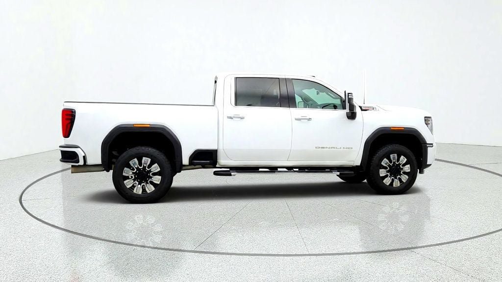 Used 2024 GMC Sierra 2500 Denali w/ Denali Reserve Package AWD/4WD image 4