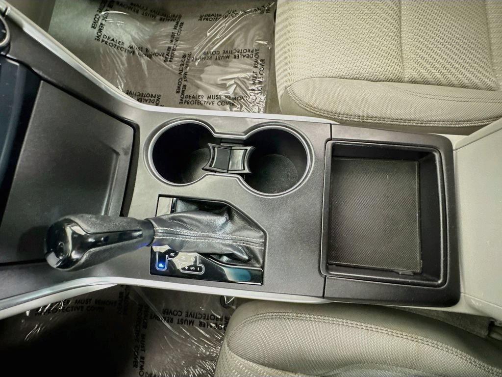 Used 2015 Toyota Camry LE FWD image 13