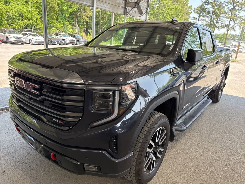 Used 2022 GMC Sierra 1500 AT4 w/ AT4 Premium Package AWD/4WD image 4