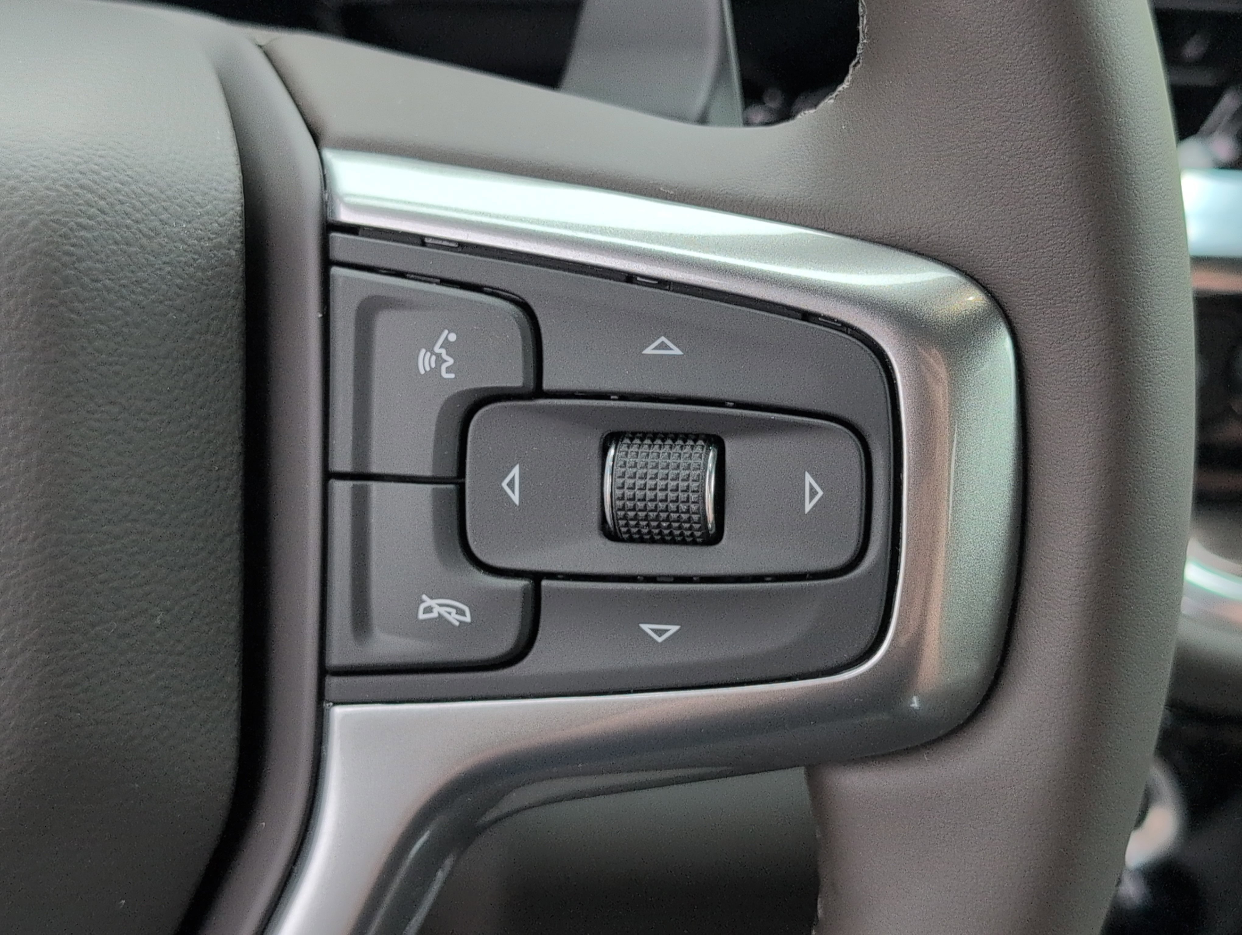 New 2026 Chevrolet Silverado 1500 LTZ w/ LTZ Premium Package AWD/4WD image 25